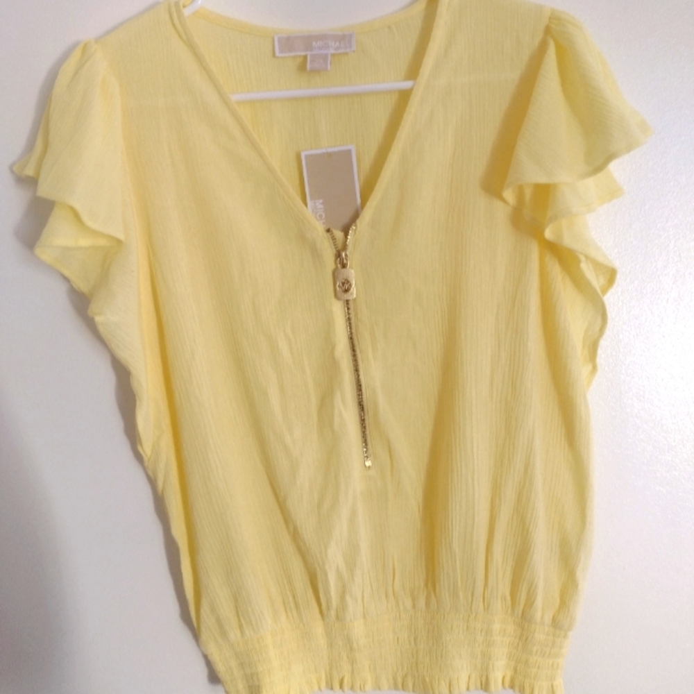 Michael Kors xs yellow top will look better on you than it did on me. 💛